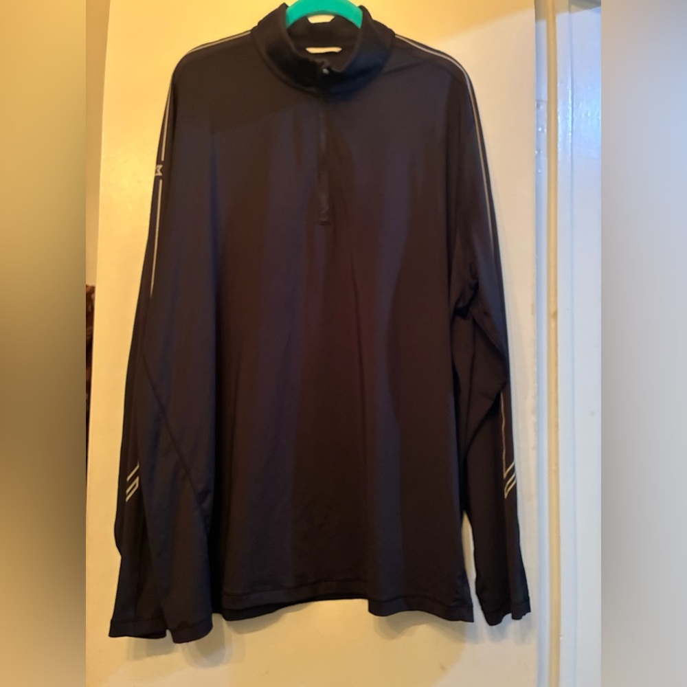 Athletic top cutter & buck long sleeve zip up XL